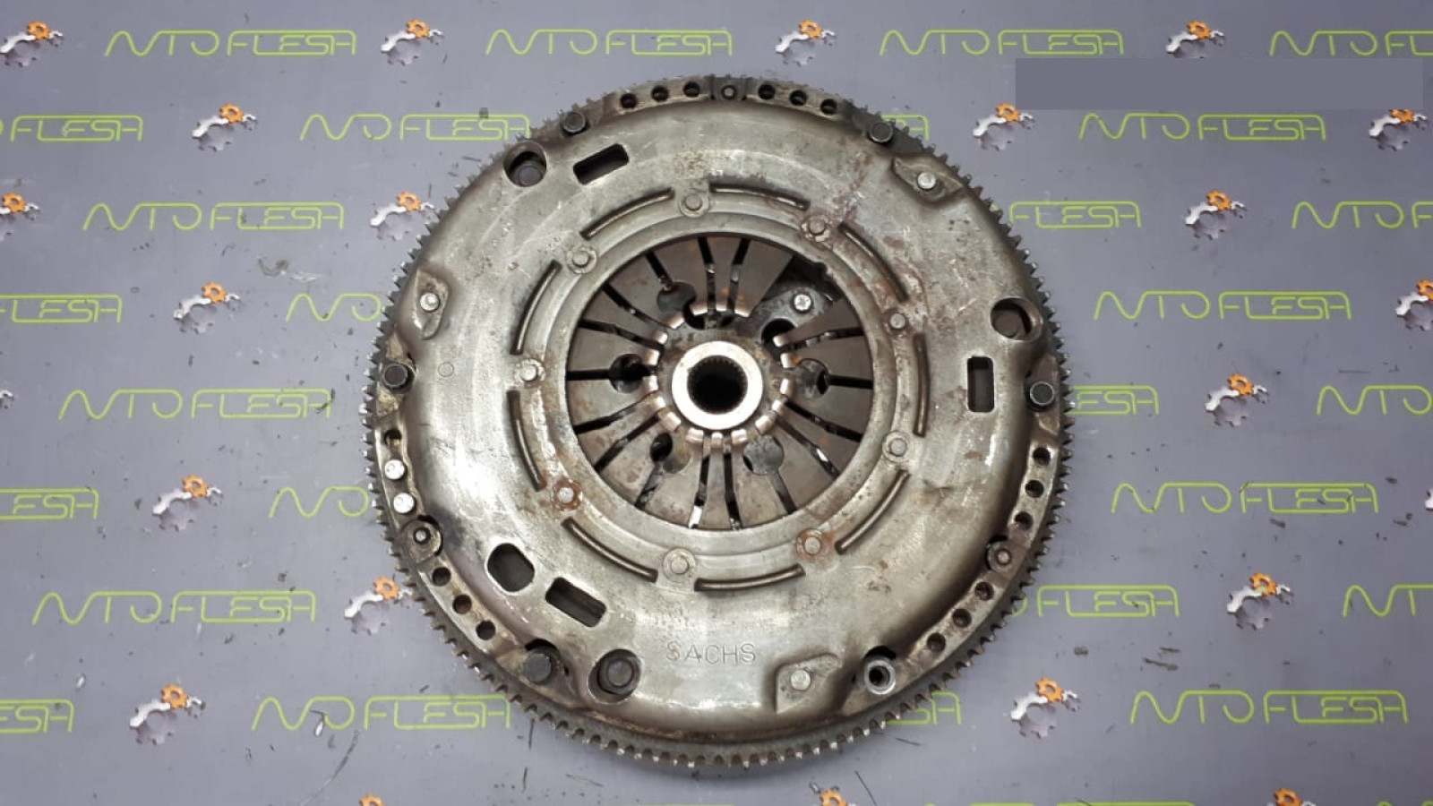 Б/у комплект сцепления 038105266BC/ 038141033CX для Audi/ Seat/ Skoda/ Volkswagen Б/у комплект сцепления 038105266BC/ 038141033CX для Audi/ Seat/ Skoda/ Volkswagen