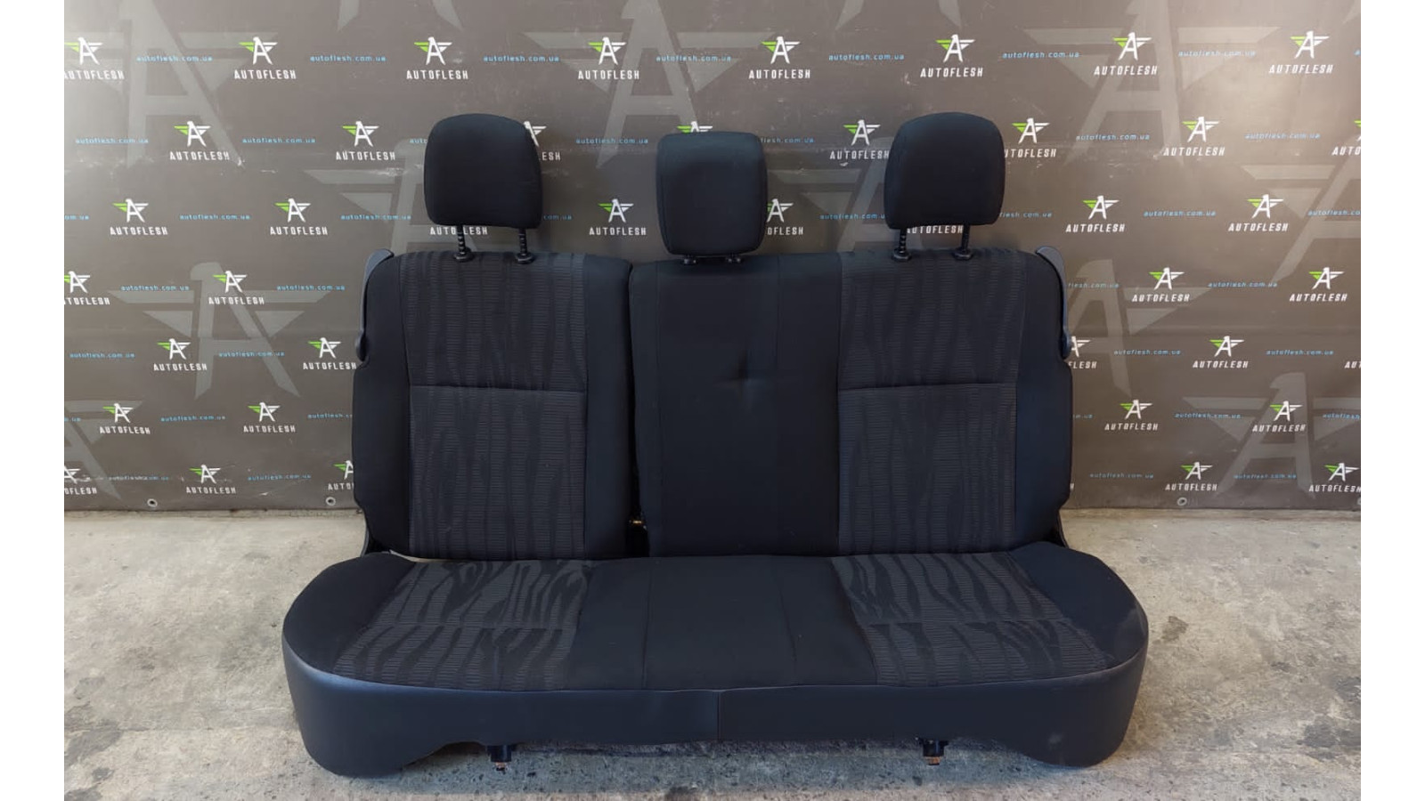 Б/у сиденья задние/ диван, ремни безопасности 870009618R для Dacia/ Renault Duster