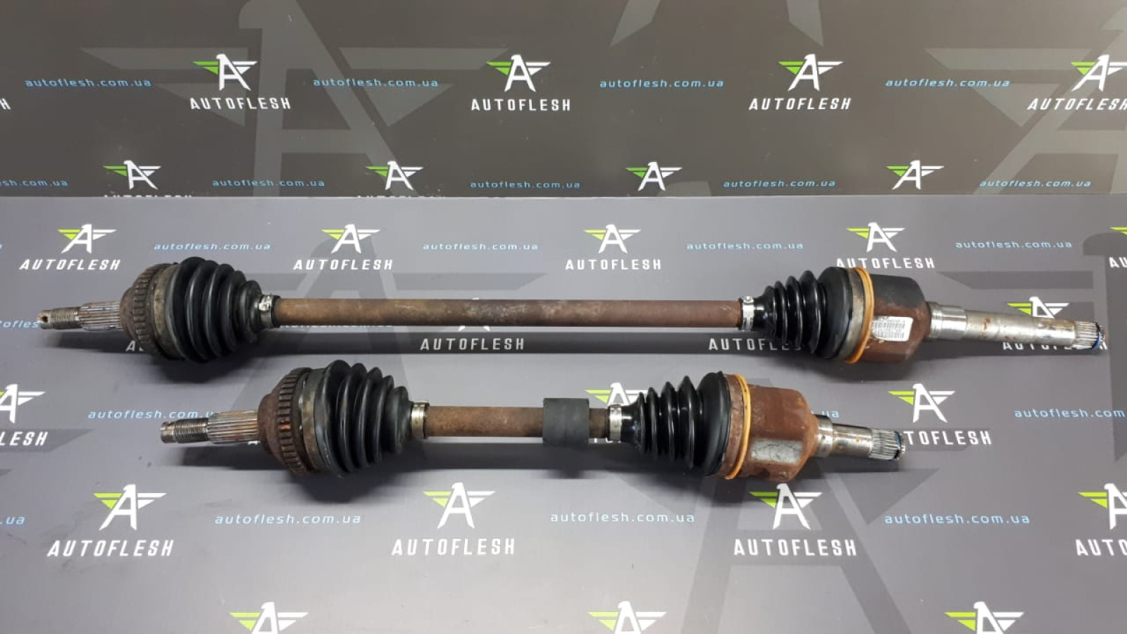 Б/у привод передний в сборе/ полуось 52104701AB, 04641882AD для Jeep Commander/ Grand Cherokee III