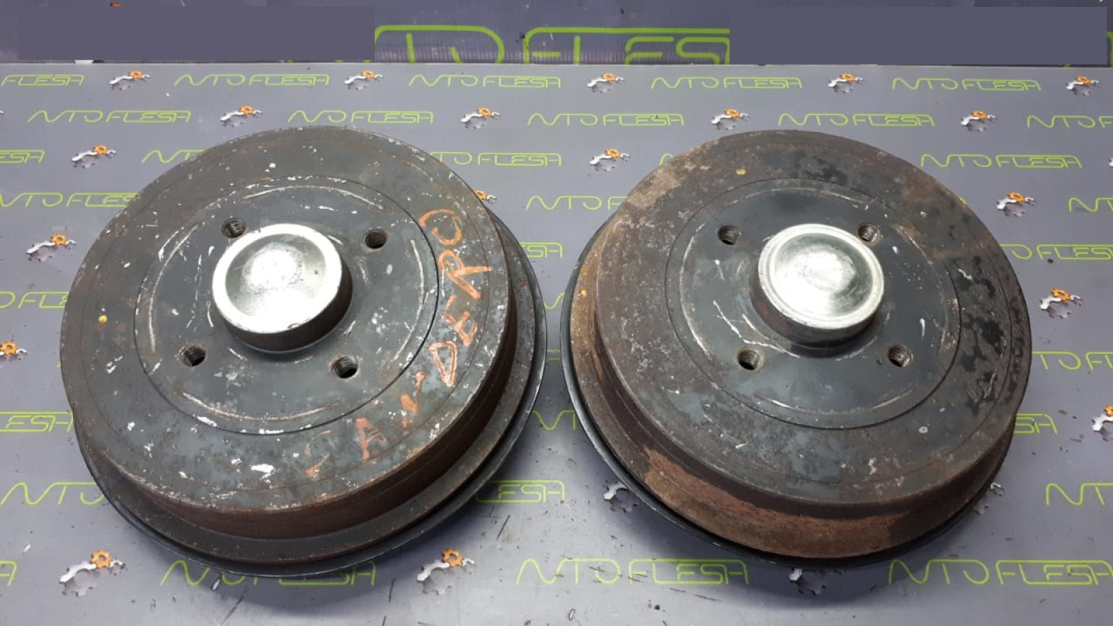 Б/у тормозной барабан задний 432007320R, 432001501R для Dacia/ Fiat/ Lancia/ Mercedes/ Renault