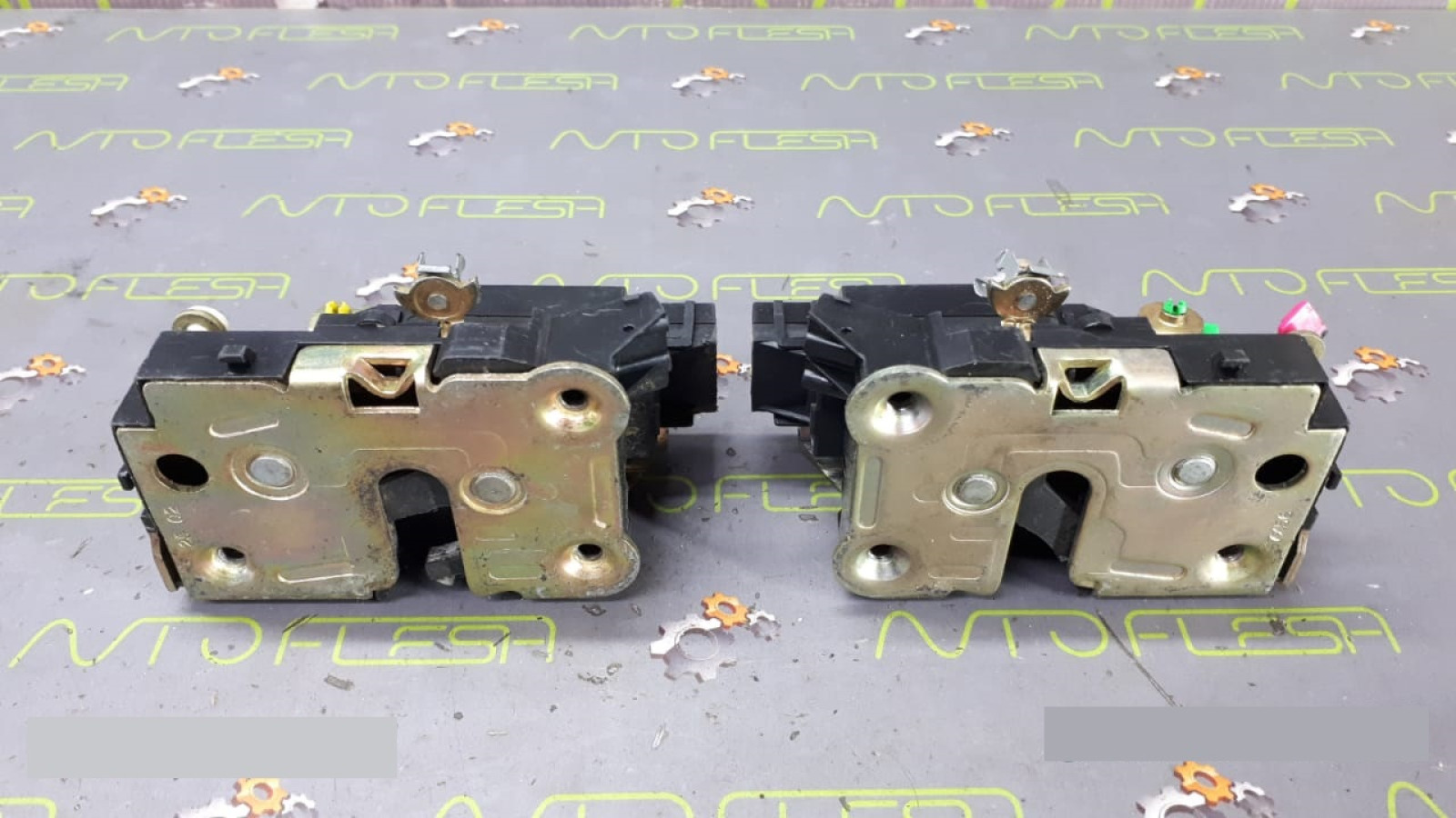Б/у замок правой двери электрический 8200051730 для Nissan/ Opel/ Renault