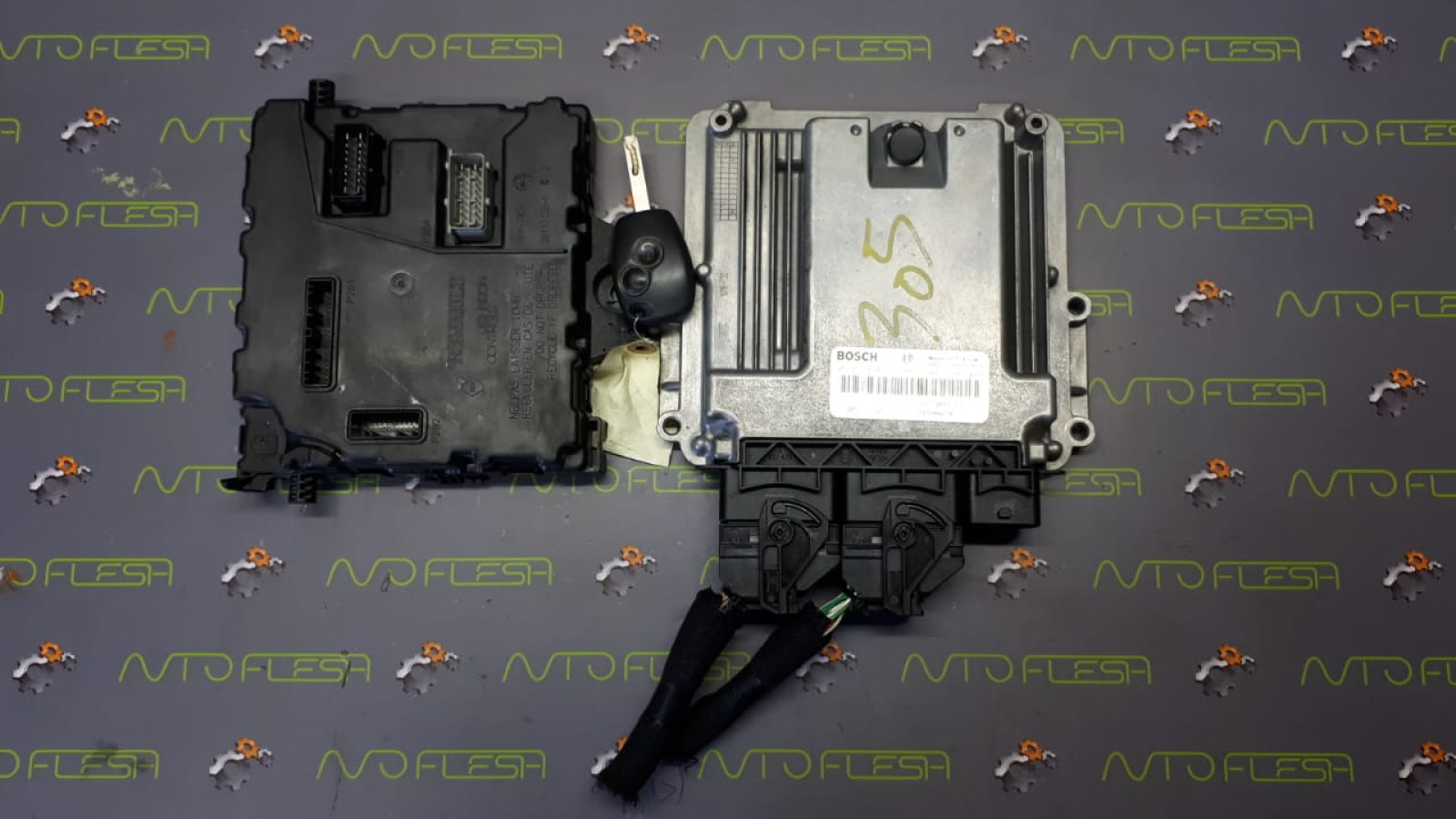 Б/у ЭБУ (блок управления двигателем) 0281030899/ 284B15323R Bosch для Mercedes/ Renault