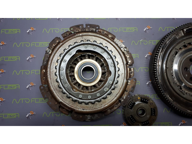 Б/у маховик демпферный/ сцепление (сухое) DSG7 1.9 TDI 03G105266BL для Audi/ Seat/ Skoda/ Volkswagen Б/у маховик демпферный/ сцепление (сухое) DSG7 1.9 TDI 03G105266BL для Audi/ Seat/ Skoda/ Volkswagen