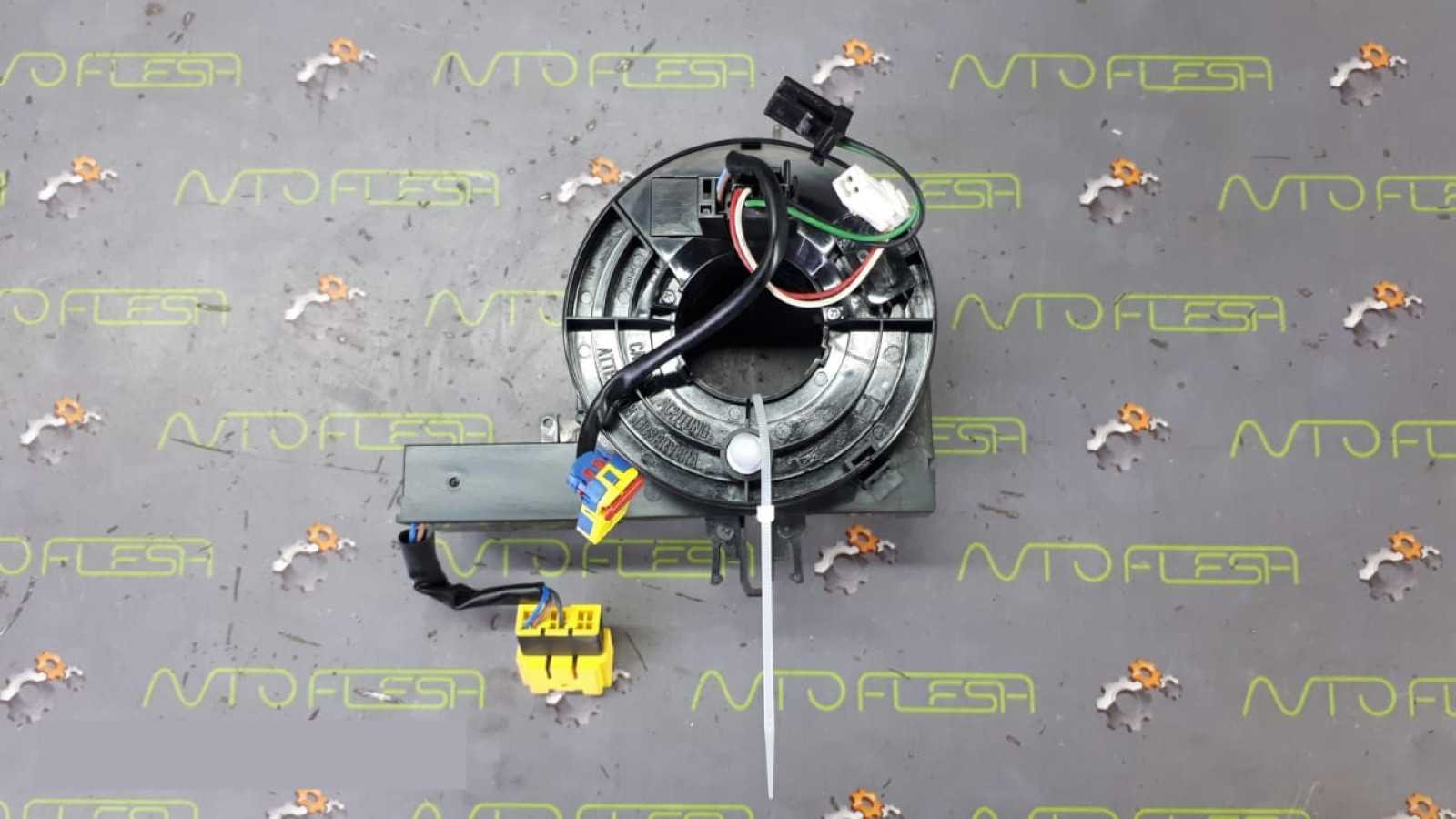 Б/у шлейф подрулевой с круизом 681720005R, 24pin для Nissan/ Opel/ Renault