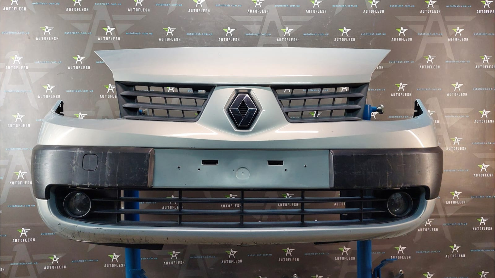 Б/у бампер передний 7701474769, 8200390421 для Renault Grand Scenic II/ Scenic II