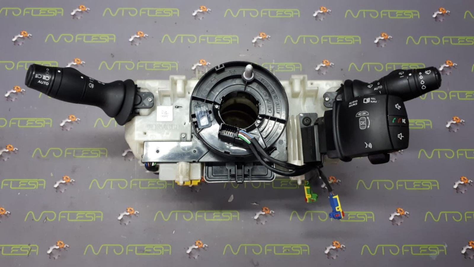 Б/у подрулевой переключатель 255670015R для Renault Laguna III