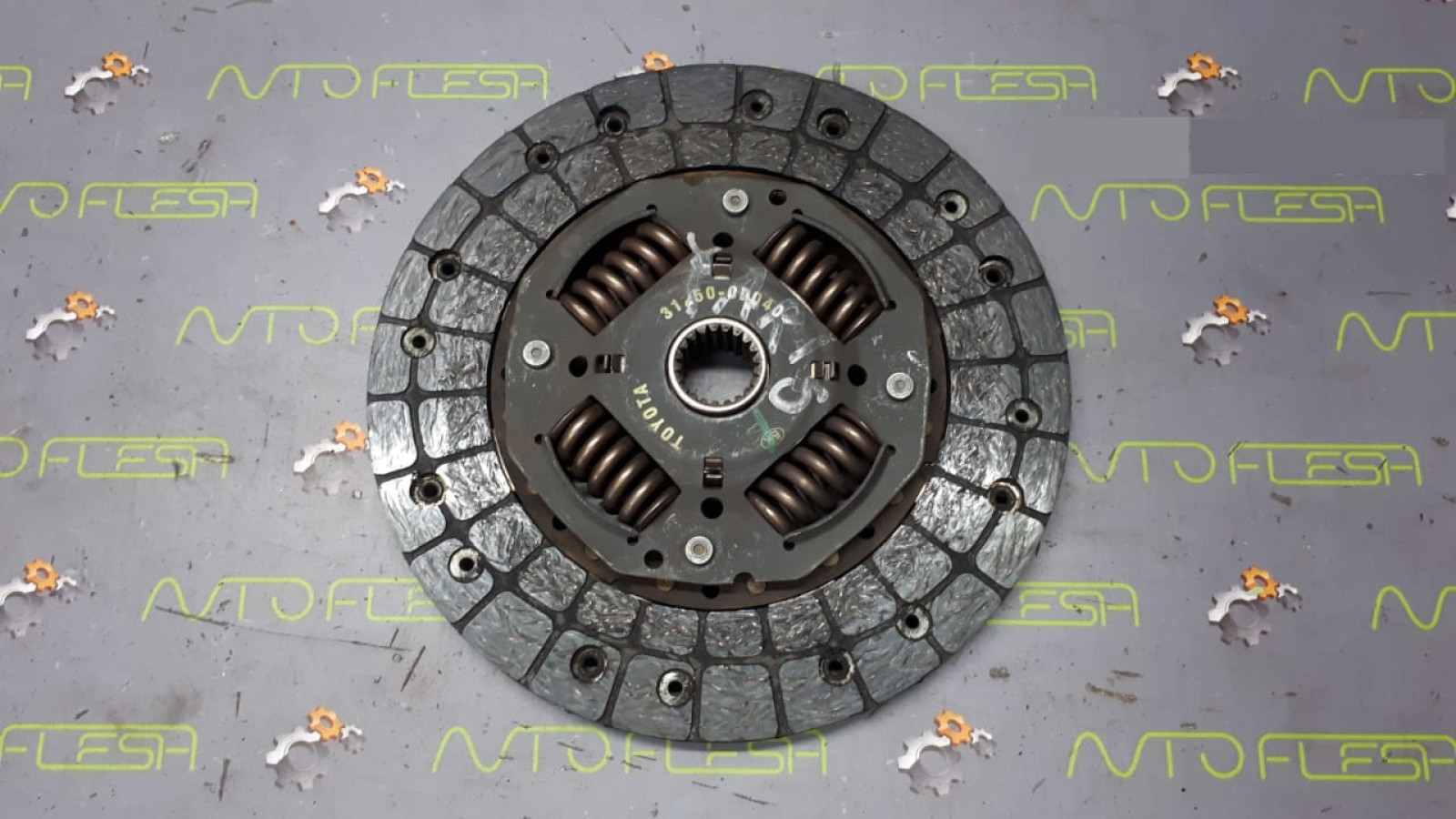 Б/у диск сцепления 312500D040 для Toyota Yaris