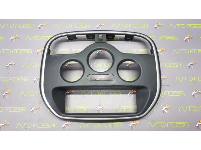 Б/у накладка центральная на торпедо 682608894R для Renault Kangoo