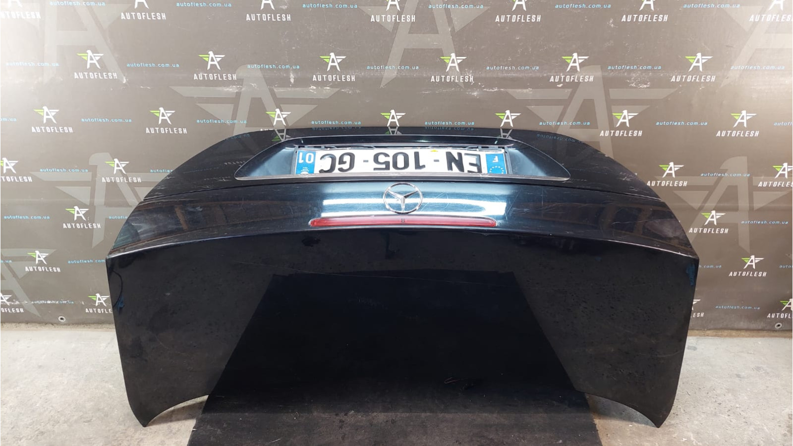 Б/у крышка багажника A2117500075, A2117500375, код краски: 197U для Mercedes E-Class