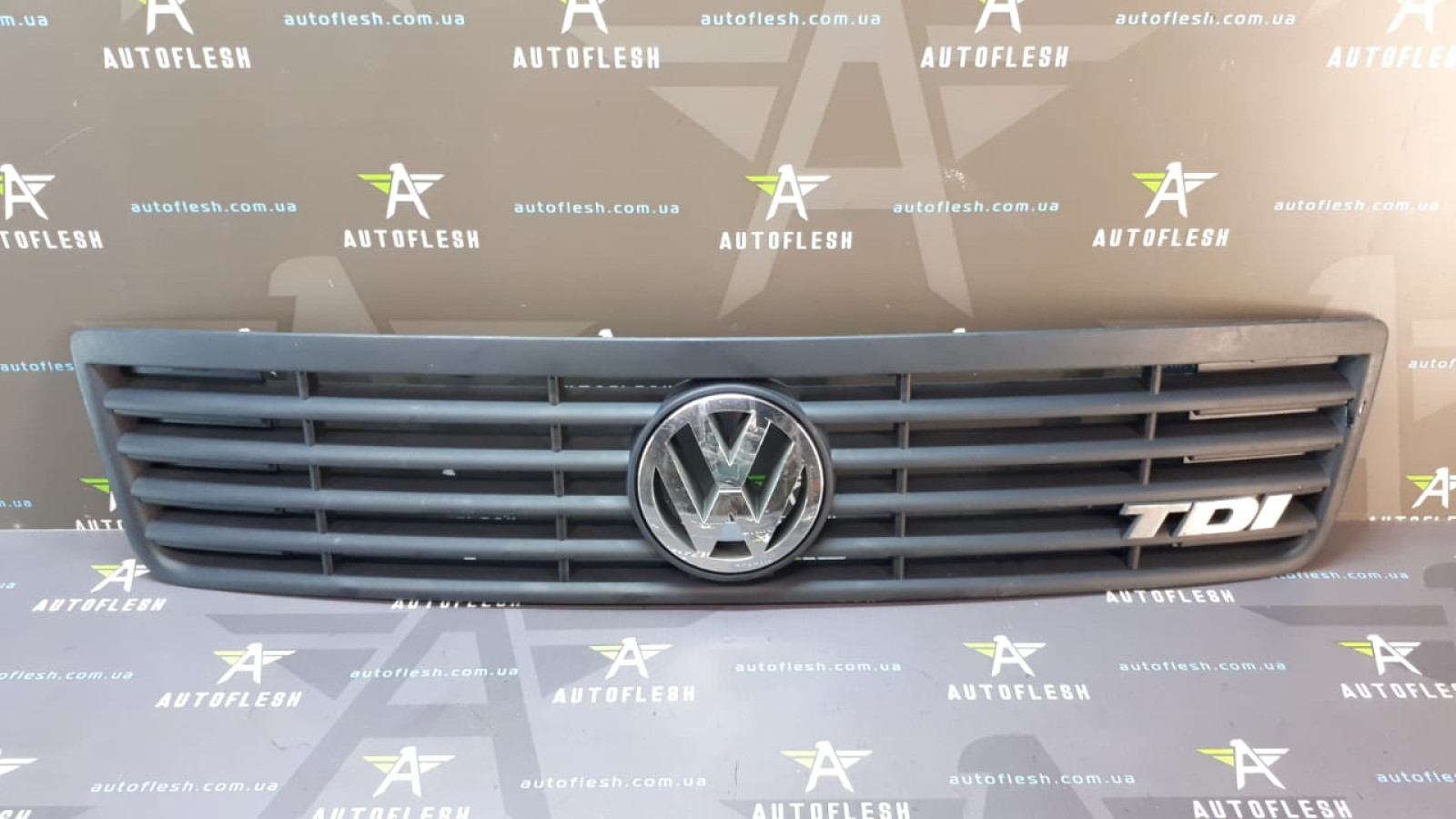 Б/у решетка радиатора 200853653 для Volkswagen LT II