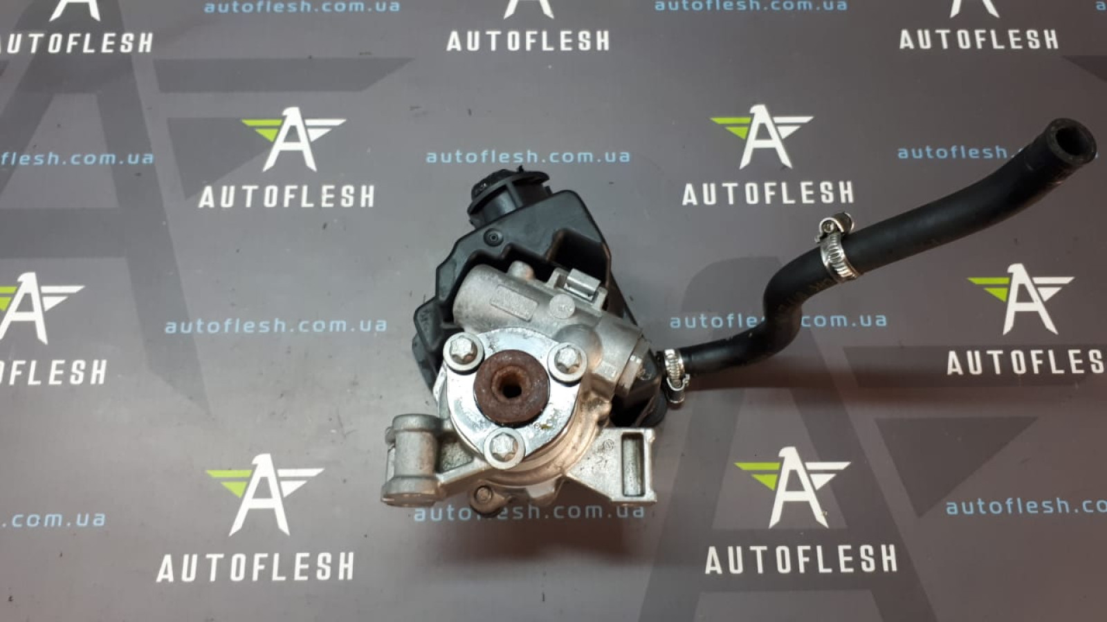 Б/у насос ГУР/ насос гидроусилителя руля A0034667101/ A9064660181 для Mercedes Sprinter/ Viano/ Vito Б/у насос ГУР/ насос гидроусилителя руля A0034667101/ A9064660181 для Mercedes Sprinter/ Viano/ Vito