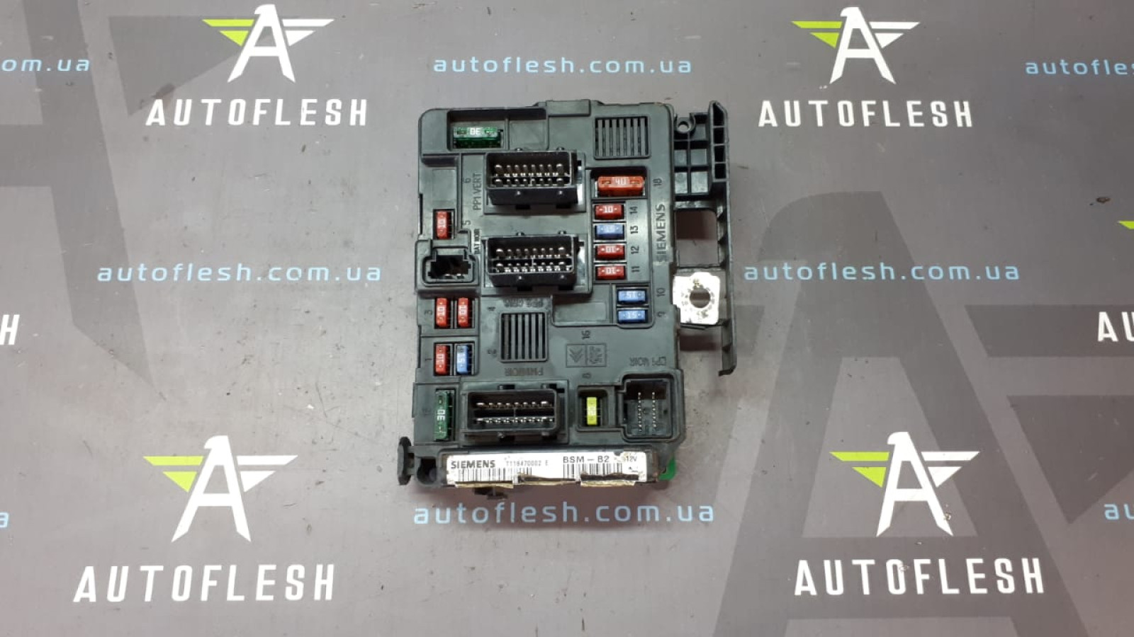 Б/у блок предохранителей BSM 9643498980 для Citroen Berlingo/ Peugeot 206, Partner Б/у блок предохранителей BSM 9643498980 для Citroen Berlingo/ Peugeot 206, Partner