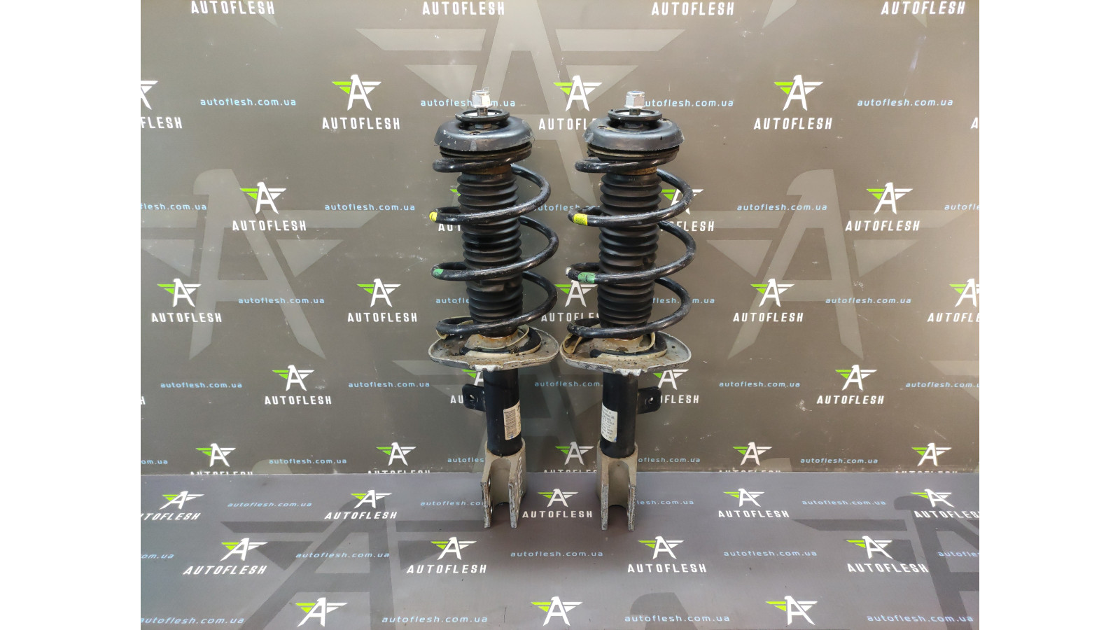 Б/в амортизатор передній 9684108680, 824904003913 для Citroen Berlingo/ Peugeot Partner