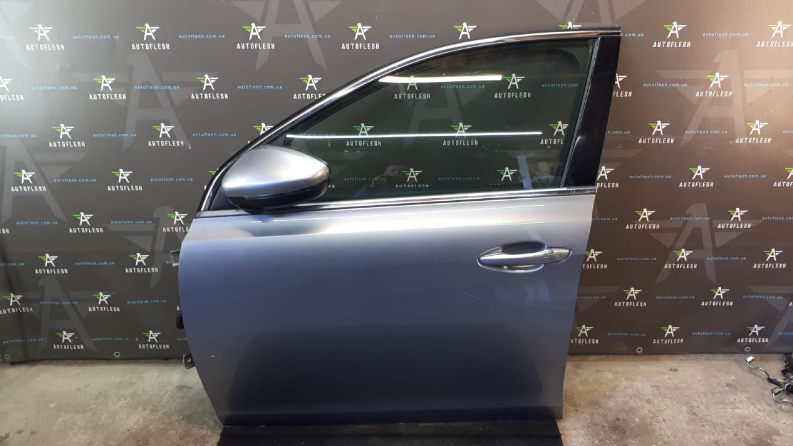 Б/у дверь передняя левая/ дверь водительская для Peugeot 308 II