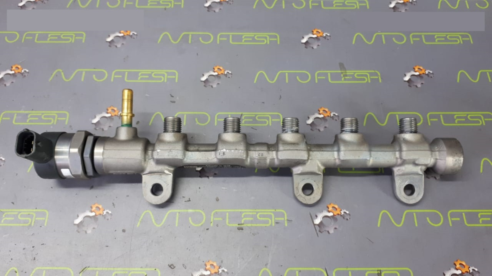 Б/у топливная рейка/ рампа топливная 8200610223, 0445214250, 2.0 dCi для Nissan/ Renault