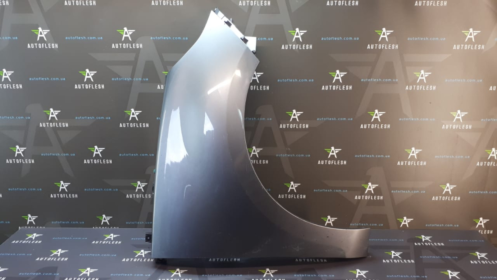 Б/у крыло переднее правое 631000010R для Renault Grand Scenic III/ Scenic III