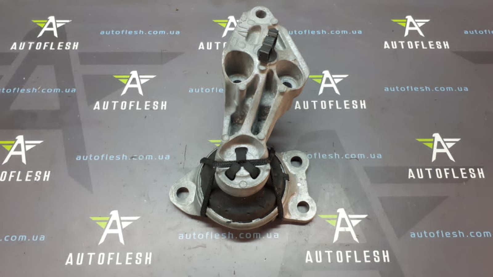 Б/у подушка двигателя/ опора двигателя 112100021R, 1.9 dCi для Renault Megane III/ Scenic III Б/у подушка двигателя/ опора двигателя 112100021R, 1.9 dCi для Renault Megane III/ Scenic III