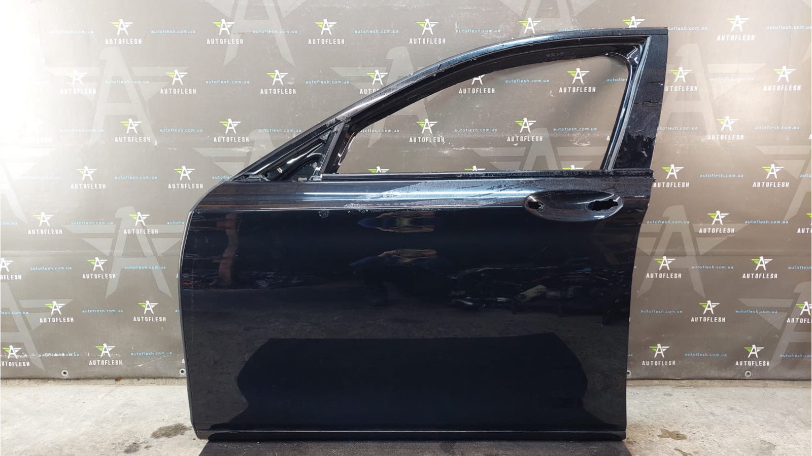 Б/у дверь передняя левая/ дверь водительская 41517423699 для BMW 7