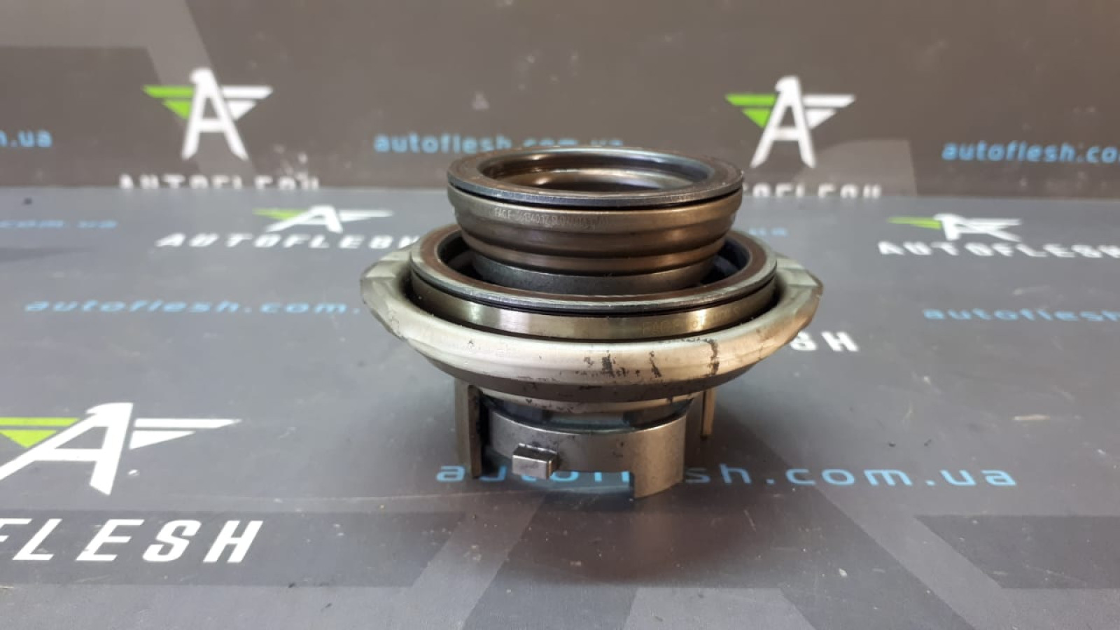 Б/у выжимной подшипник АКПП DC4 305024613R для Mercedes/ Renault/ Smart Б/у выжимной подшипник АКПП DC4 305024613R для Mercedes/ Renault/ Smart