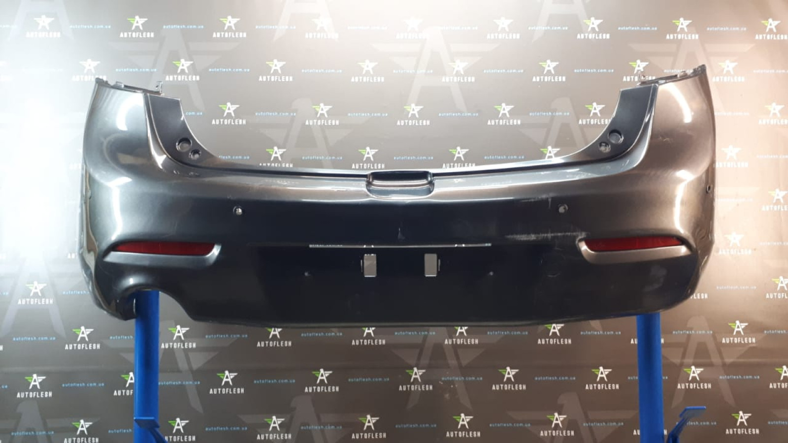 Б/у бампер задний BHD150221BB, BCD250221 для Mazda 3