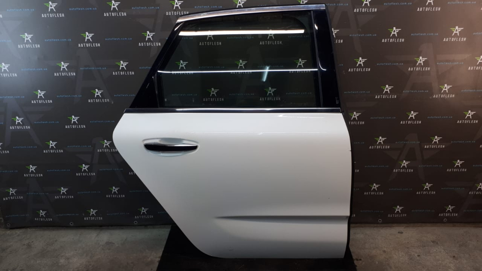 Б/у стекло задней правой двери 9675837280, 9675837480 для Citroen C4 Picasso II Б/у стекло задней правой двери 9675837280, 9675837480 для Citroen C4 Picasso II