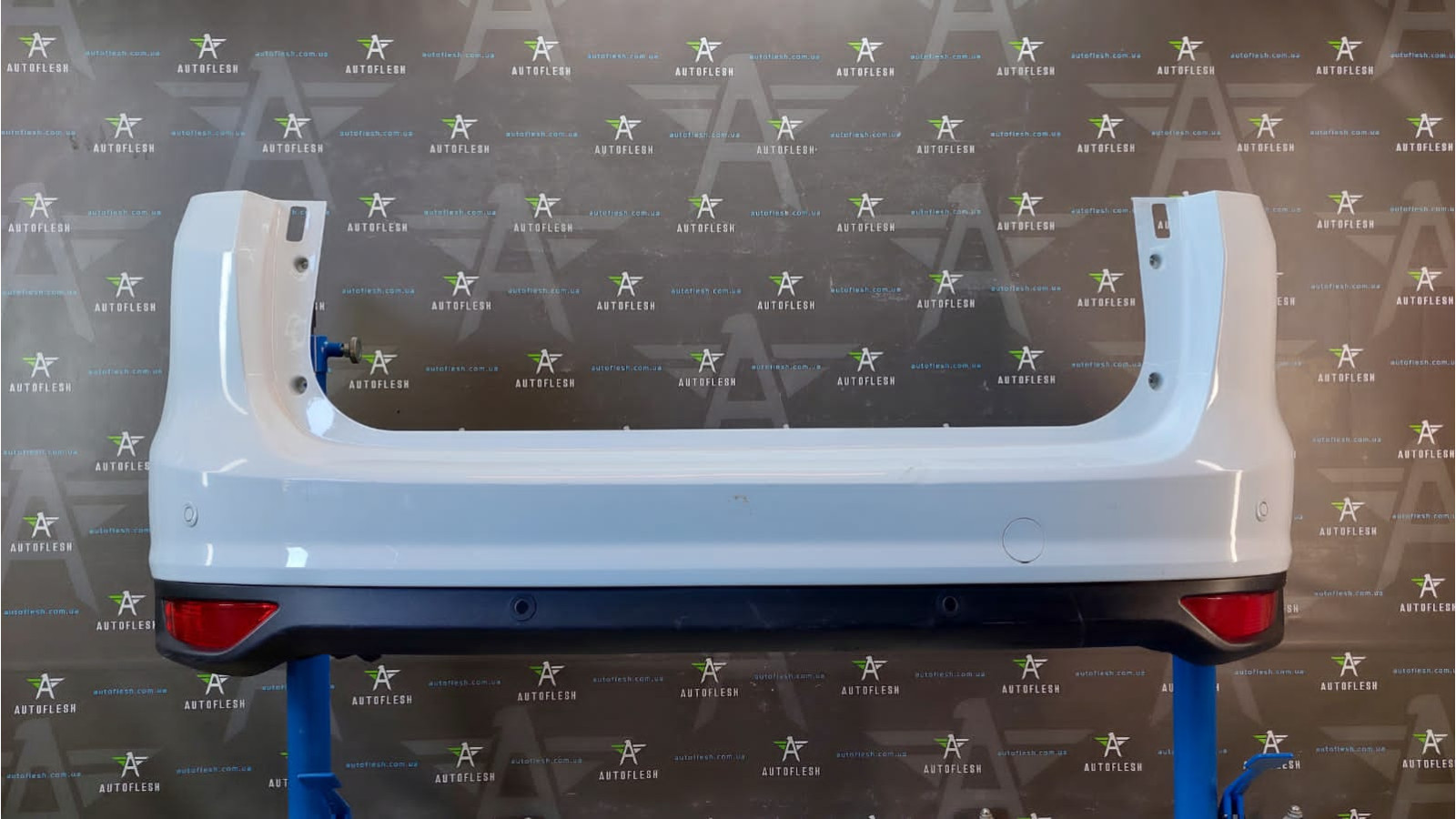 Б/у бампер задний в сборе 1698586, 1899469 для Ford C-Max II