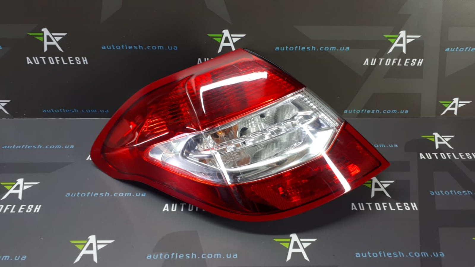 Б/у фонарь задний левый 9687312180 для Citroen C4 II Б/у фонарь задний левый 9687312180 для Citroen C4 II