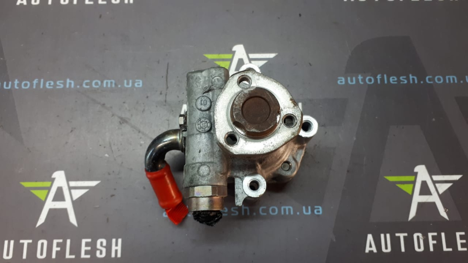 Б/у насос ГУР/ насос гидроусилителя руля 7D0422155 для Volkswagen Transporter T4 Б/у насос ГУР/ насос гидроусилителя руля 7D0422155 для Volkswagen Transporter T4