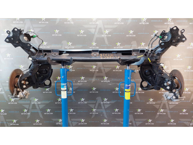 Б/у балка задняя 555017405R, 550440043R, 432150718R для Renault Fluence Z.E.
