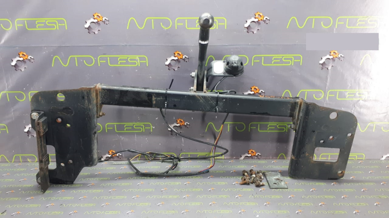 Б/у фаркоп в сборе 430200, Thule для Hyundai Tucson