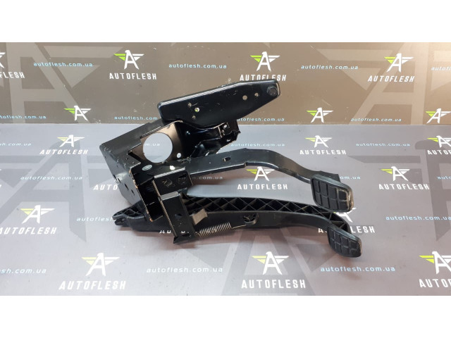 Б/у педаль сцепления/ педаль тормоза 701721315B, 701721115 для Volkswagen Transporter T4