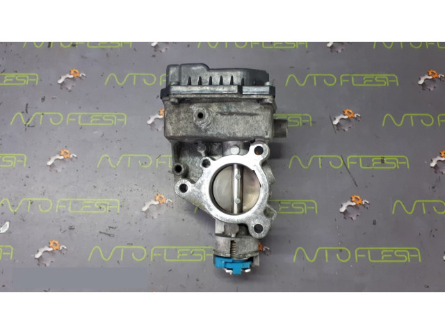 Б/у дроссельная заслонка 8200243886 для Renault Espace IV/ Grand Scenic II/ Laguna II/ Megane II/ Scenic II