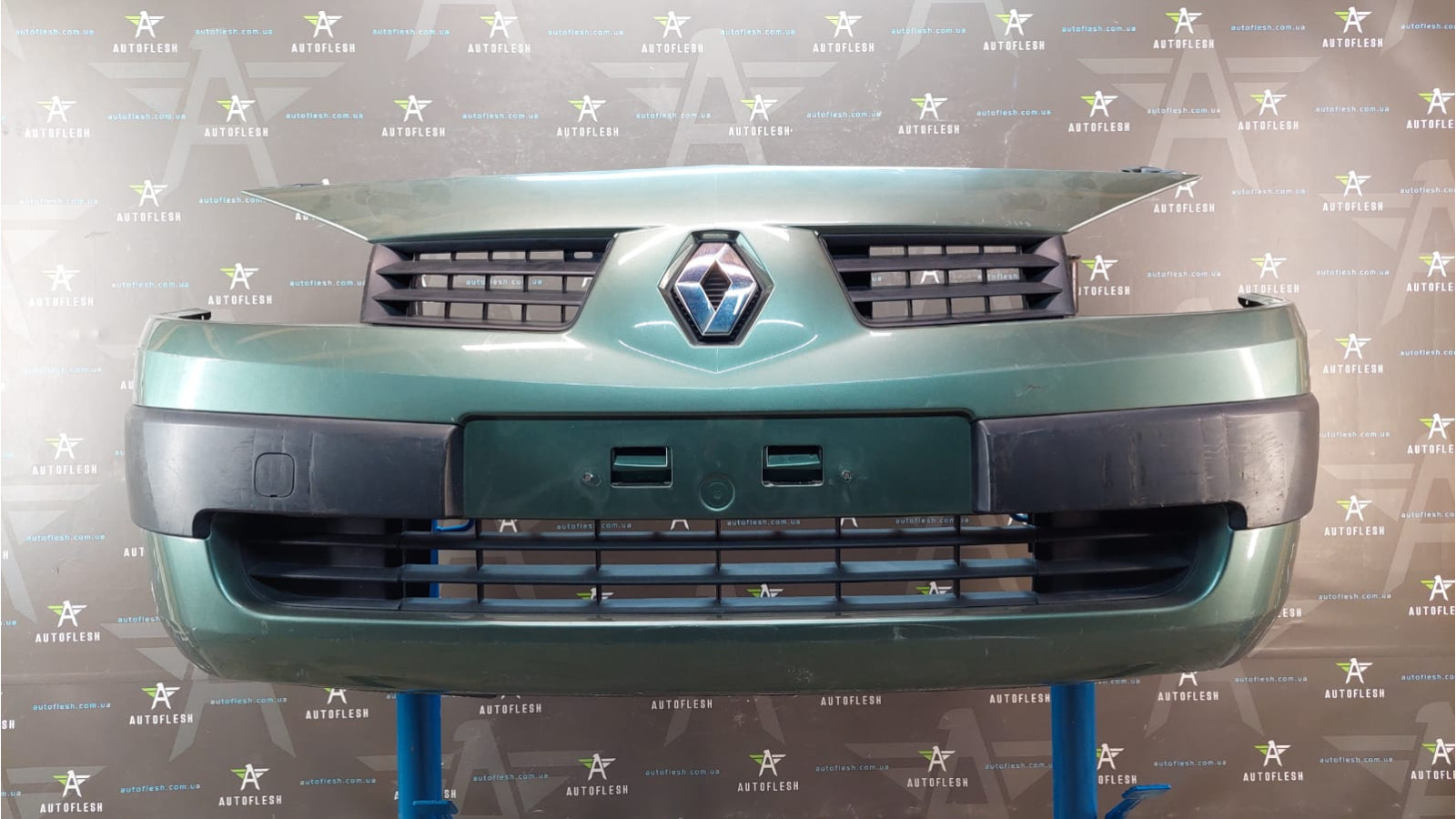 Б/у бампер передний 7701474484 для Renault Megane II Б/у бампер передний 7701474484 для Renault Megane II