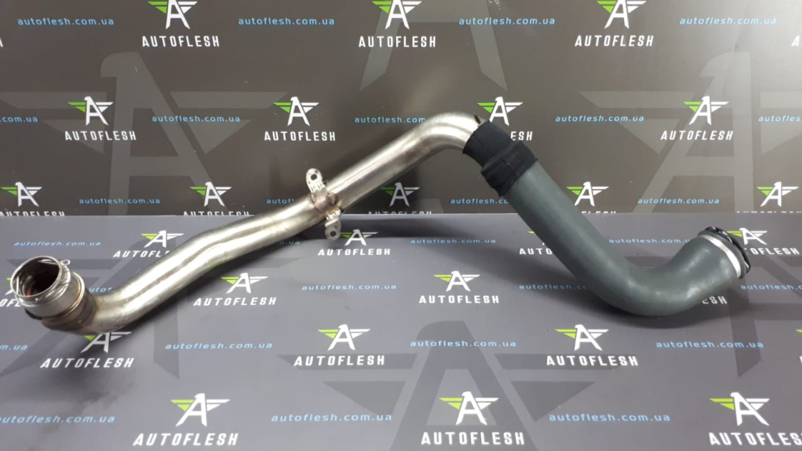Б/у патрубок интеркулера 8200537135, 2.0 dCi для Renault Laguna III