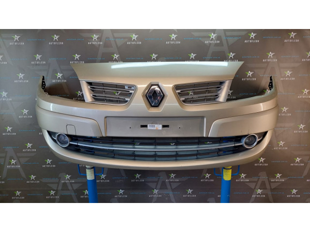 Б/у бампер передний в сборе 8200592325 для Renault Scenic II