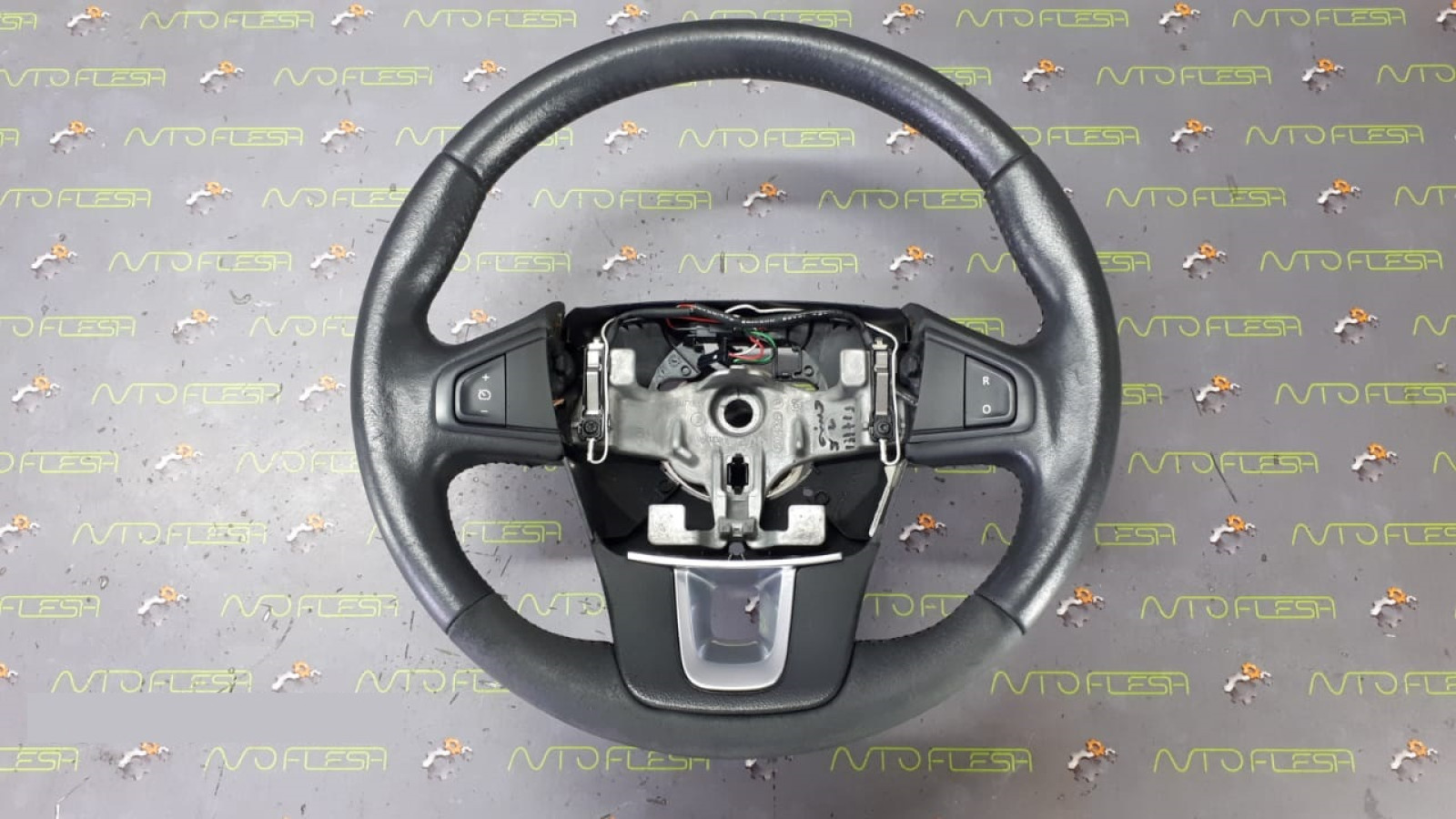 Б/у руль 484300001R для Renault Kangoo II/ Laguna III/ Megane III/ Scenic III Б/у руль 484300001R для Renault Kangoo II/ Laguna III/ Megane III/ Scenic III