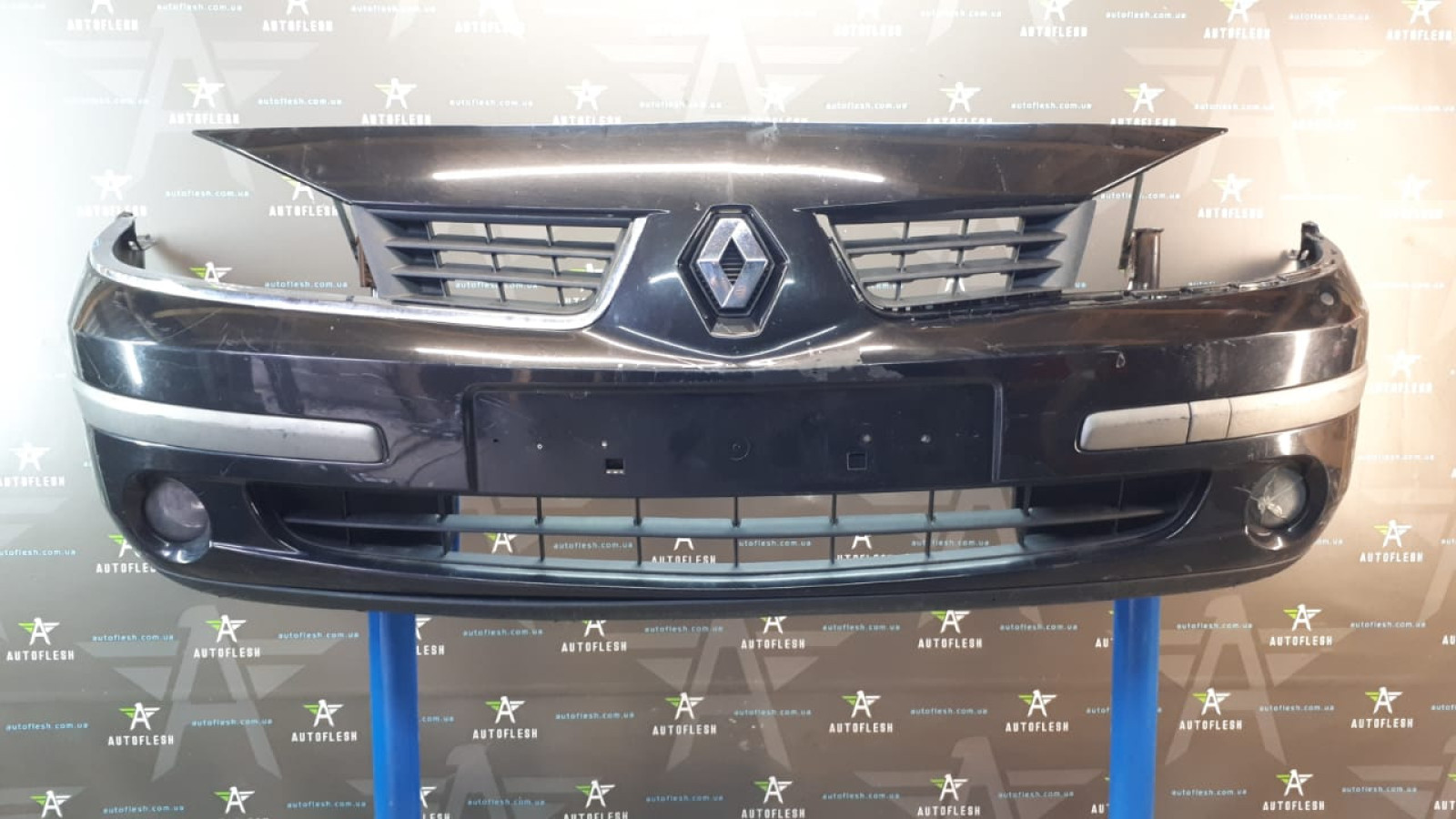 Б/у бампер передний в сборе для Renault Laguna II