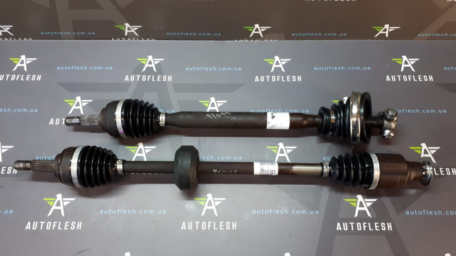 Б/у привод передний/ полуось 8200941856, 8201045819 для Dacia Logan, Sandero/ Renault
