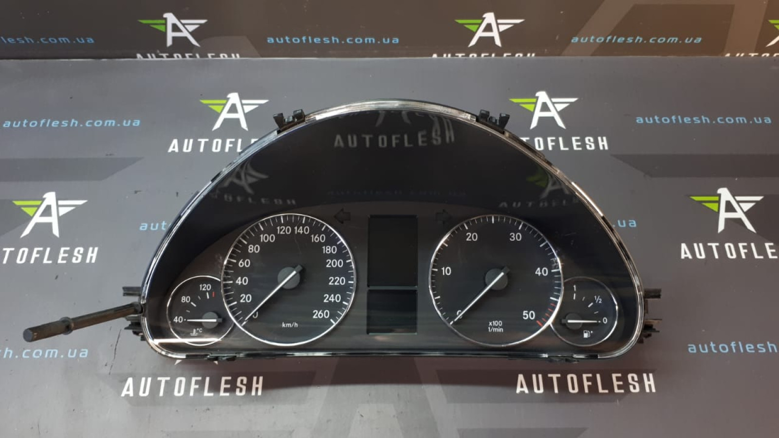 Б/у спидометр/ панель приборов/ тахометр A2035405148 для Mercedes C-Class