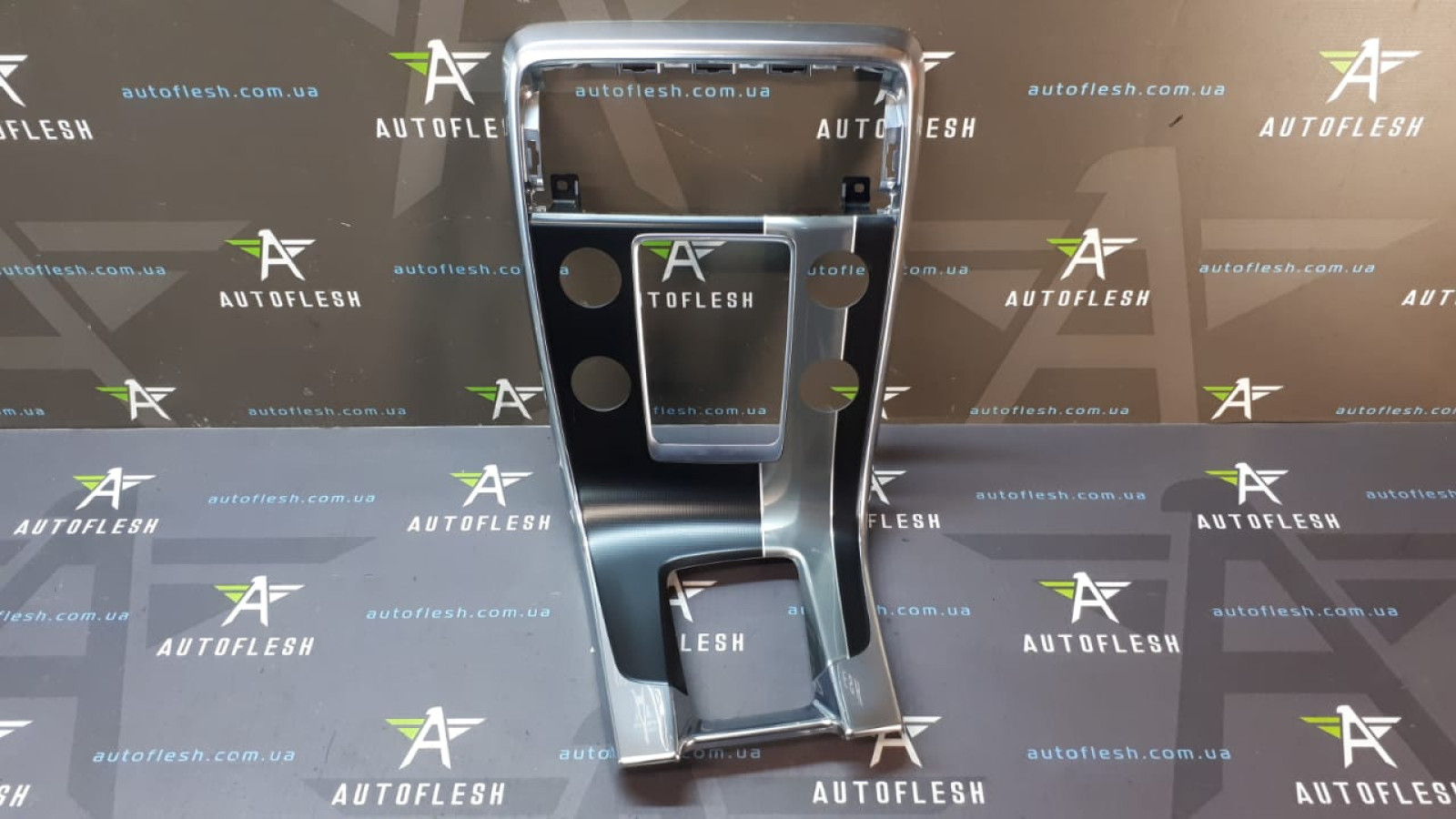 Б/у консоль центральная АКПП 31389133, 30781499, 9123259 для Volvo S60 II/ V60