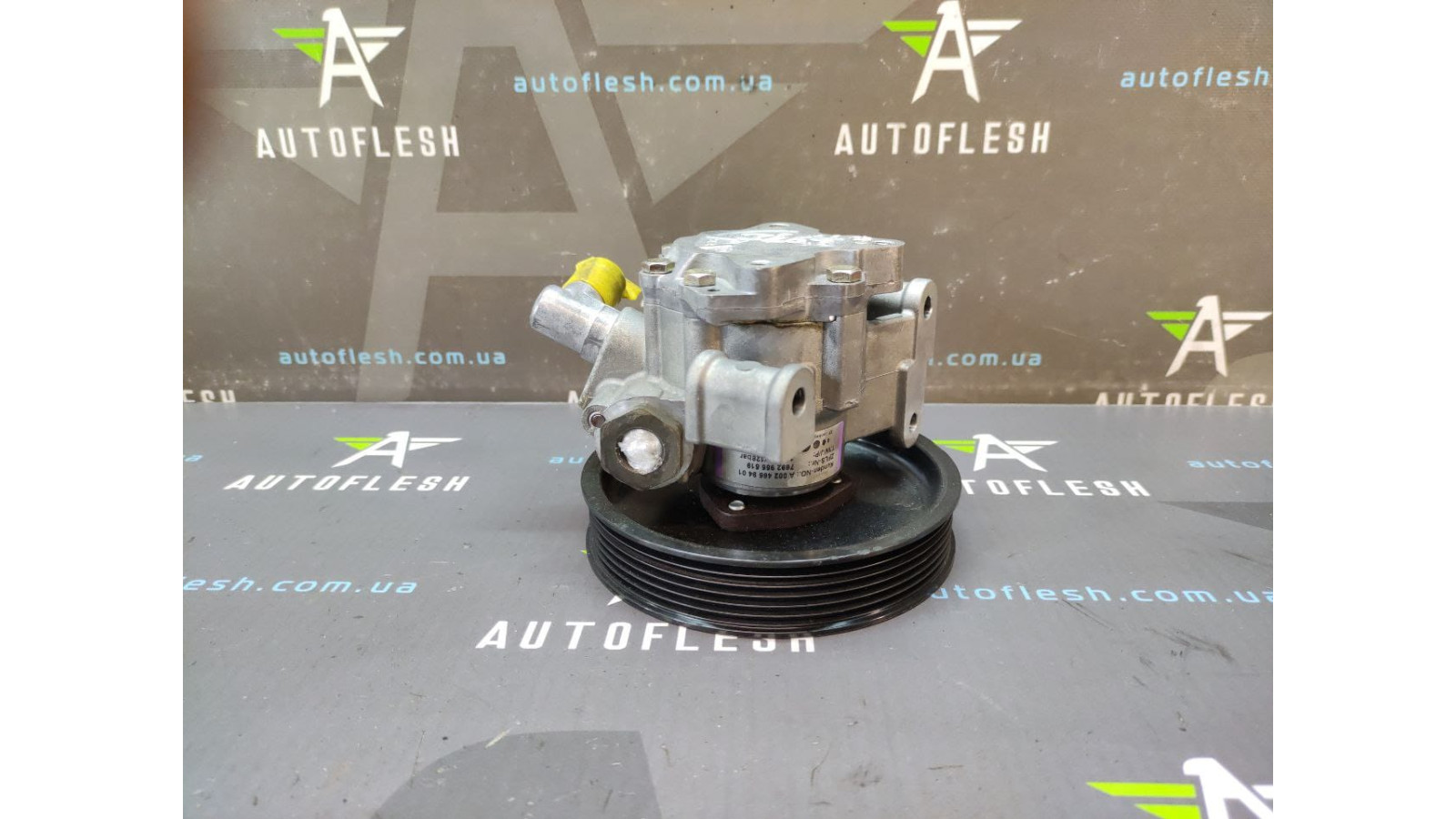 Б/у насос ГУР/ насос гидроусилителя руля A0024669301, A0024669401 для Mercedes C-Class/ CLC/ CLK