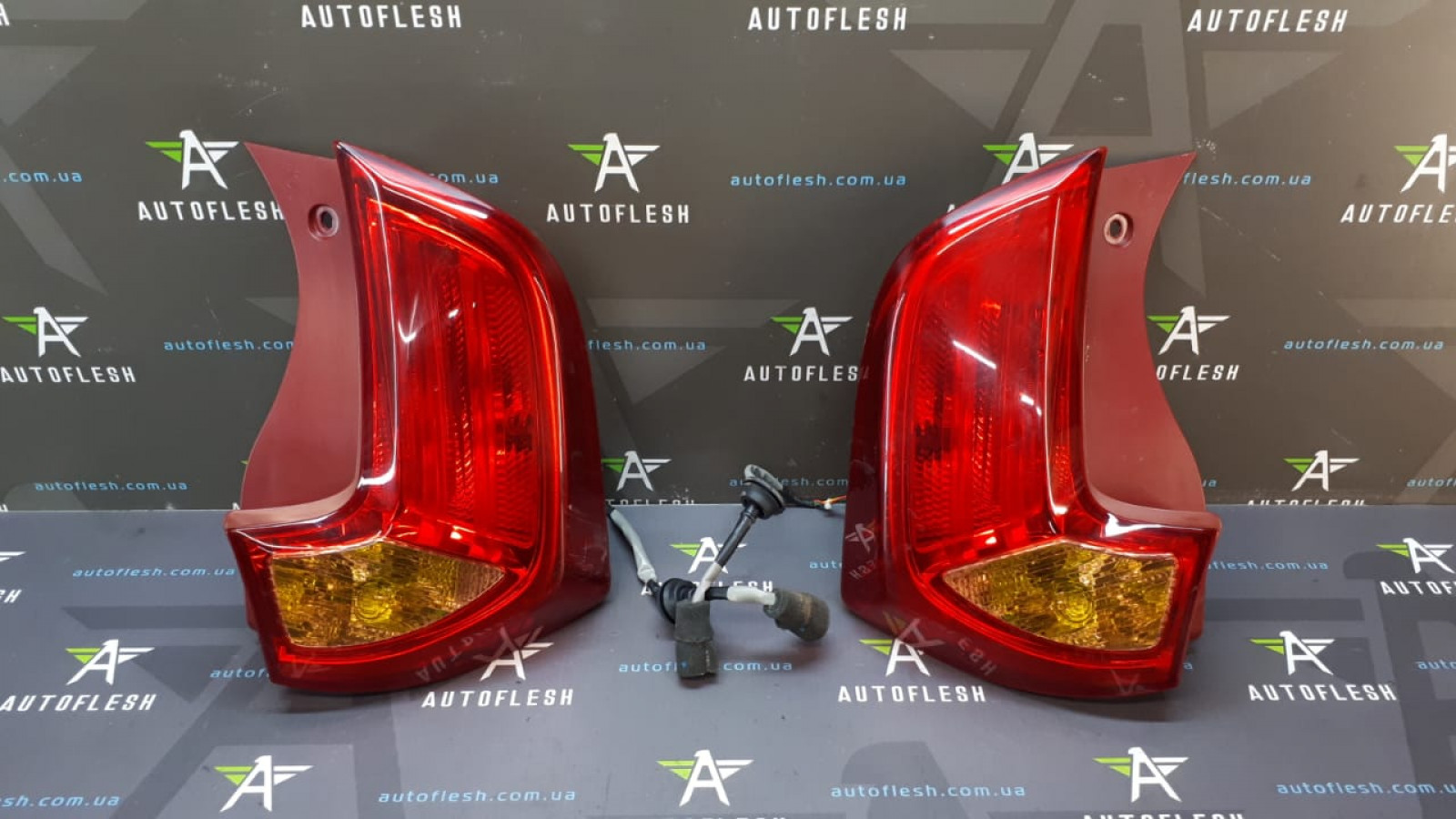 Б/у фонарь задний правый/левый в сборе 924101Y000, 924201Y000 для KIA Picanto II Б/у фонарь задний правый/левый в сборе 924101Y000, 924201Y000 для KIA Picanto II