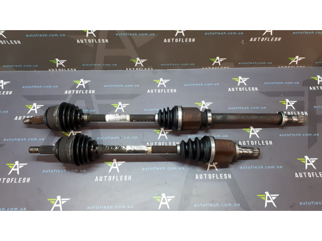 Б/у привод передний правый/ полуось правая 8200820344 для Dacia/ Renault
