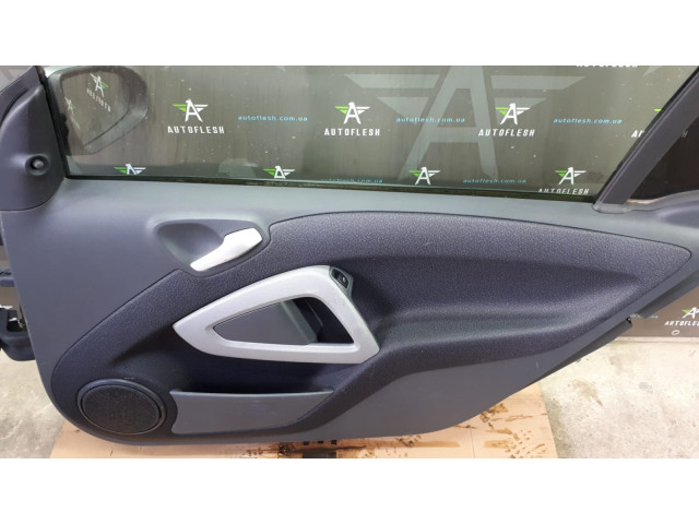 Б/у накладка двери правая/ филенка двери A4517220209 для Smart ForTwo Coupe Б/у накладка двери правая/ филенка двери A4517220209 для Smart ForTwo Coupe