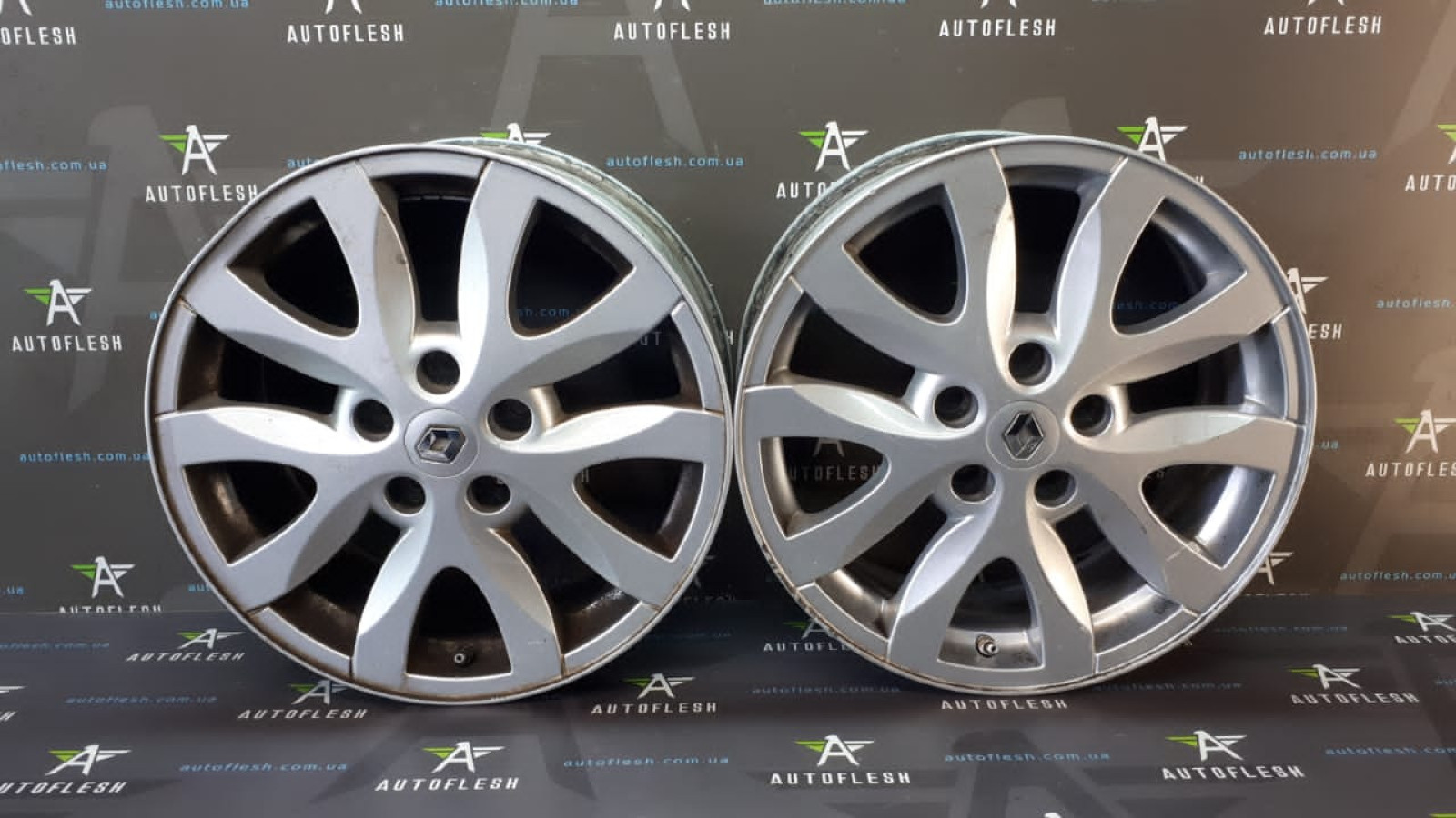 Б/у диск легкосплавный R17, 403009439R, 7Jx17/ ET47, разболтовка 5x114.3 Spider для Renault Laguna III