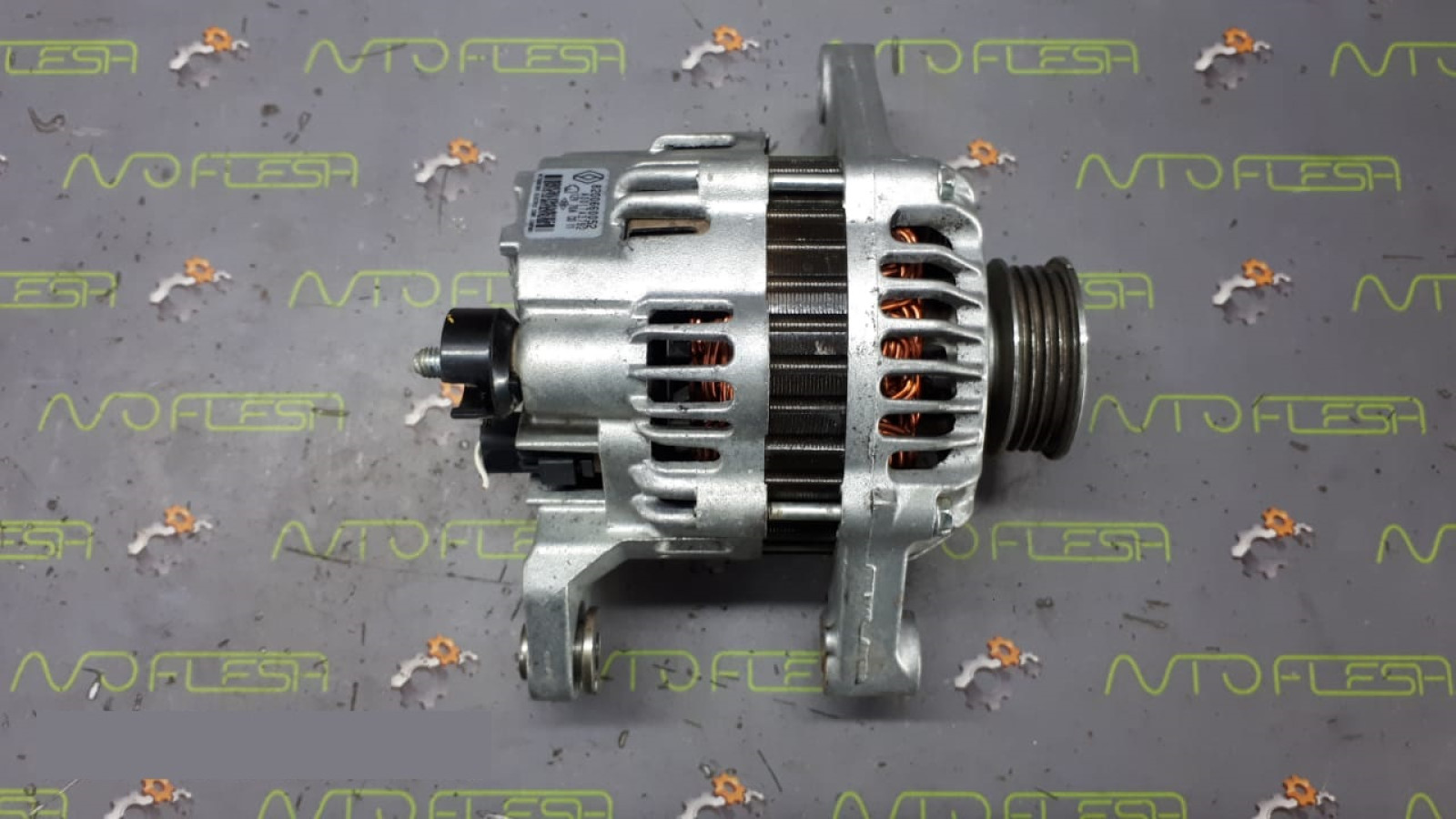 Б/у генератор 8200660052, 1.4/ 1.6, 12V/ 70A для Dacia/ Renault