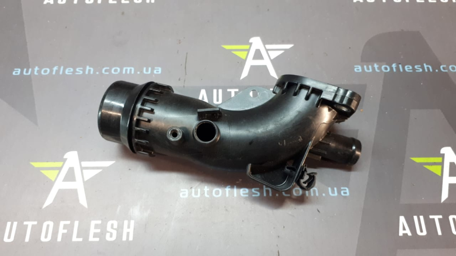 Б/у патрубок воздушного фильтра 165784295R для Renault Grand Scenic III/ Megane III/ Scenic III Б/у патрубок воздушного фильтра 165784295R для Renault Grand Scenic III/ Megane III/ Scenic III