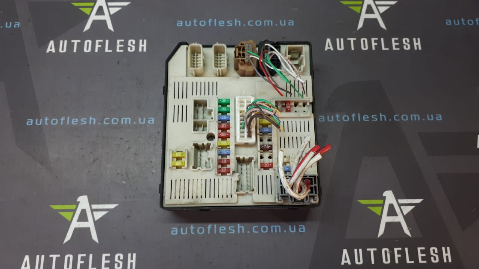 Б/у блок предохранителей 284B66052R для Renault Laguna III