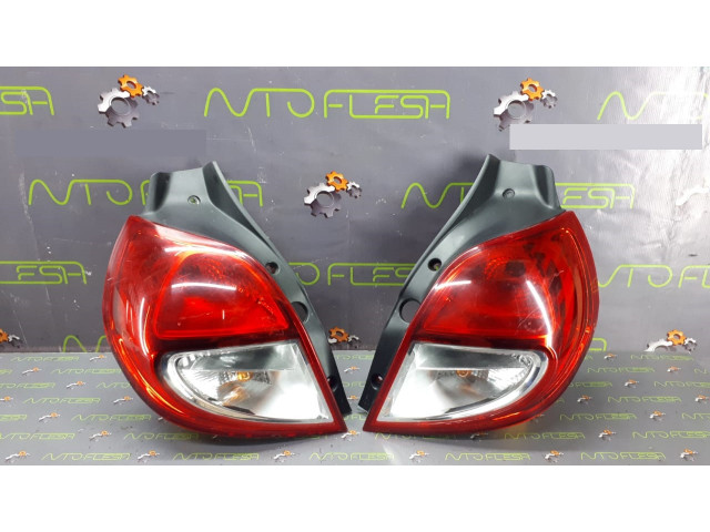 Б/у фонарь задний внешний в сборе 8200886944, 8200886946 для Renault Clio III, хэтчбек
