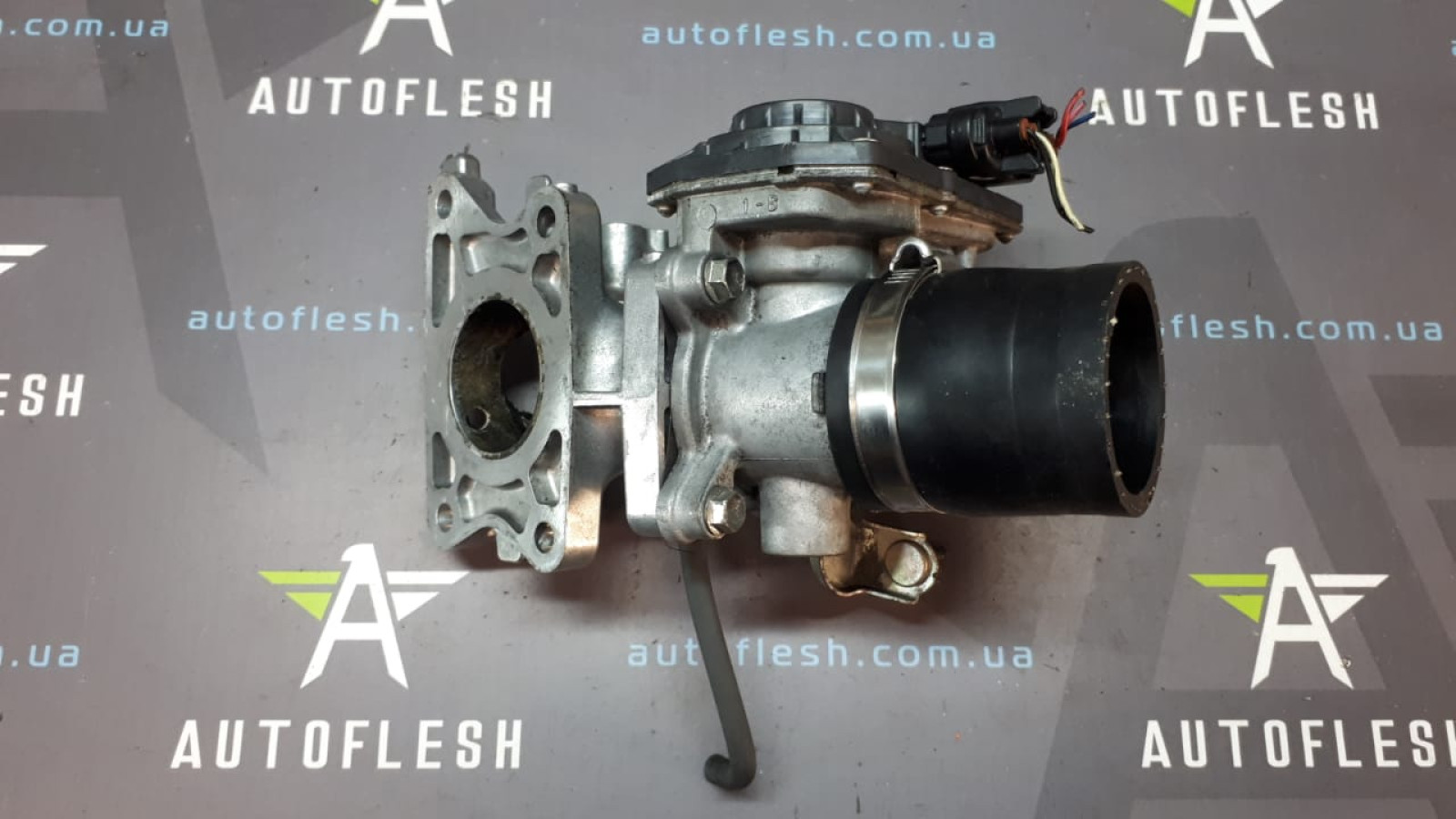 Б/у дроссельная заслонка 261000N030, 1.4 D-4D для Toyota Auris/ Urban Cruise/ Verso S/ Yaris